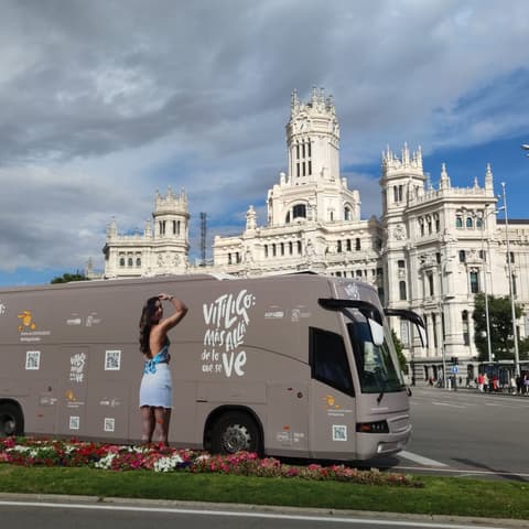 autobús de publicidad